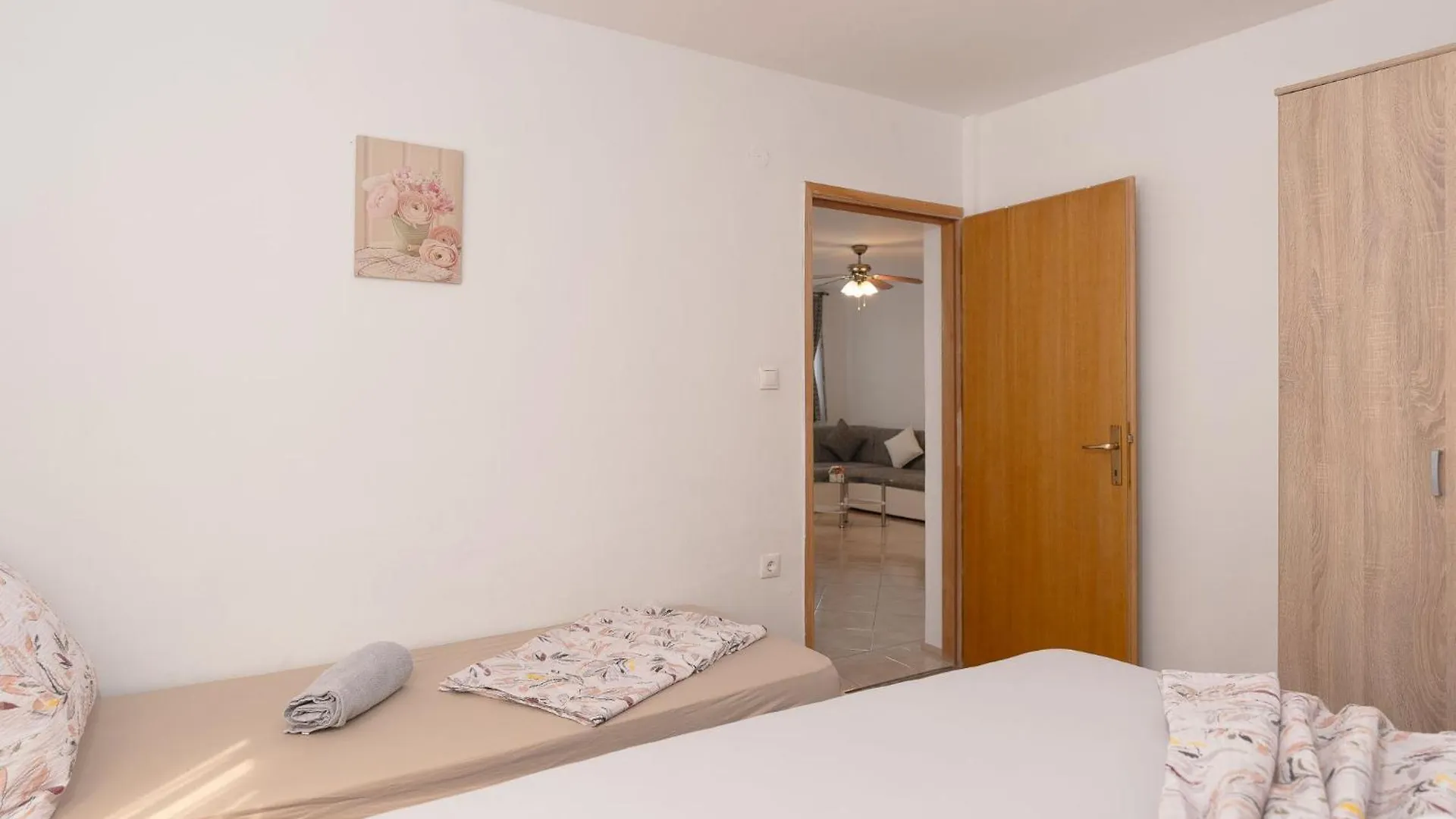 Apartment Mia-1 By Interhome Obrovac